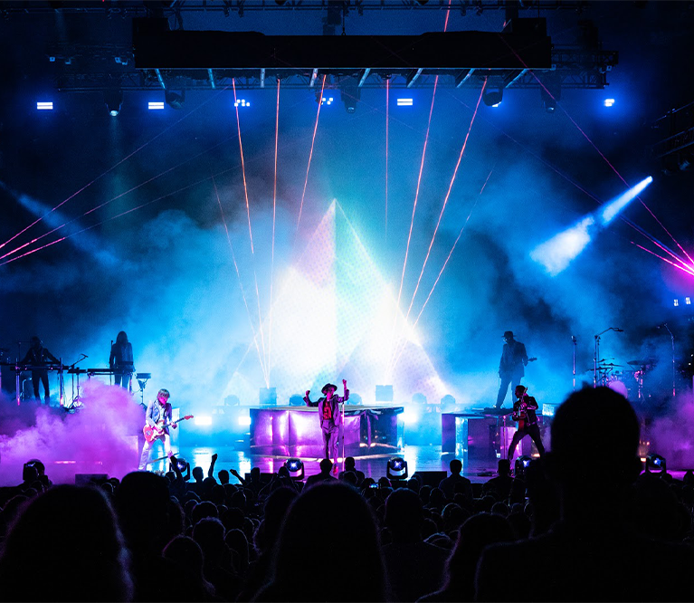 Show Review: Beck and Cage the Elephant Combine for an Electric Performance