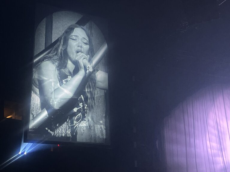 “Goddess on Stage” Laufey Enchants TD Garden Audience with Fairytale Performance